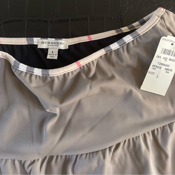 VINTAGE BURBERRY MINI SKIRT - Picture 2 of 11